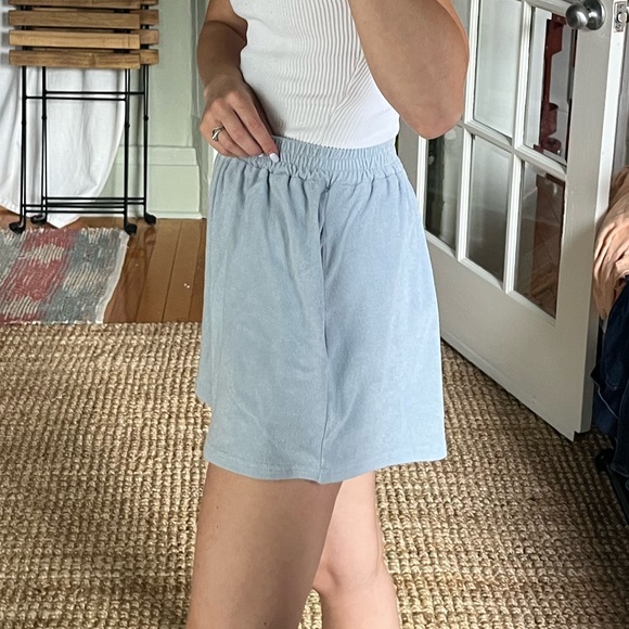 Baby blue terry shorts with elastic waistband - Picture 3 of 4